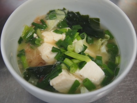 葉物野菜の味噌汁